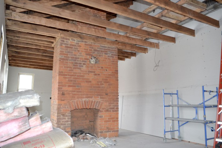 2nd floor living rm 3